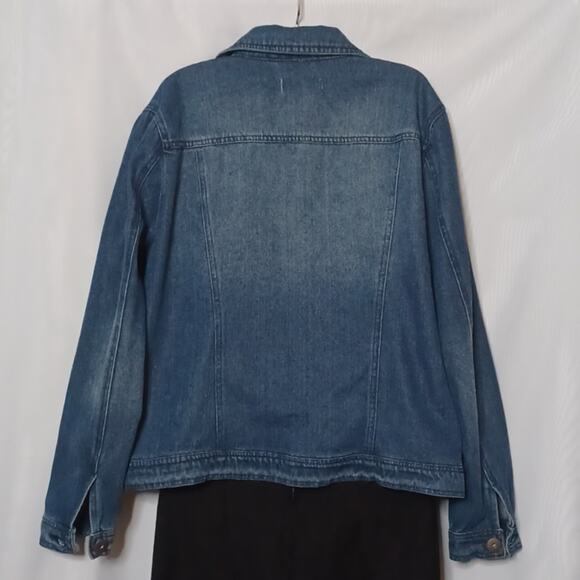Dollhouse Women's Denim Jeans Jacket. Size 1X - Picture 7 of 15